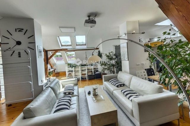 Eladó családi ház, Budakeszin 299 M Ft, 8 szobás