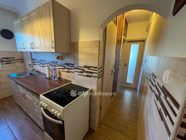 Kiadó téglalakás, albérlet, Debrecenben 180 E Ft / hó, 2 szobás