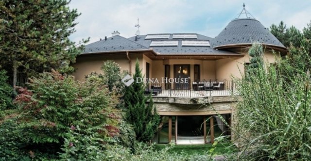 Eladó családi ház, Kecskeméten 359 M Ft, 10 szobás