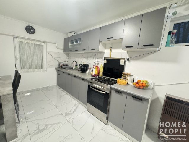 Eladó családi ház, Hódmezővásárhelyen 45 M Ft, 3 szobás