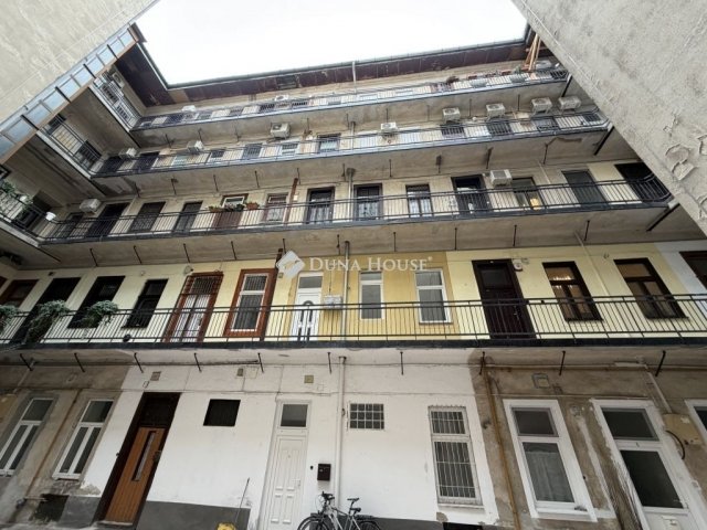 Eladó téglalakás, Budapesten, VII. kerületben 98.9 M Ft