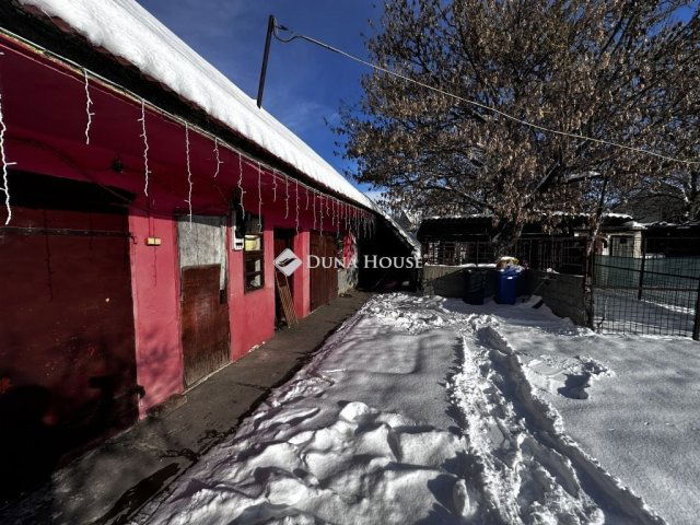 Eladó családi ház, Dunavecsén 37 M Ft, 2 szobás