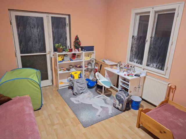 Eladó családi ház, Pécelen 90 M Ft, 4 szobás