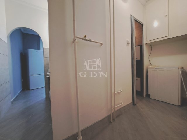 Kiadó panellakás, albérlet, Miskolcon 100 E Ft / hó, 1+1 szobás