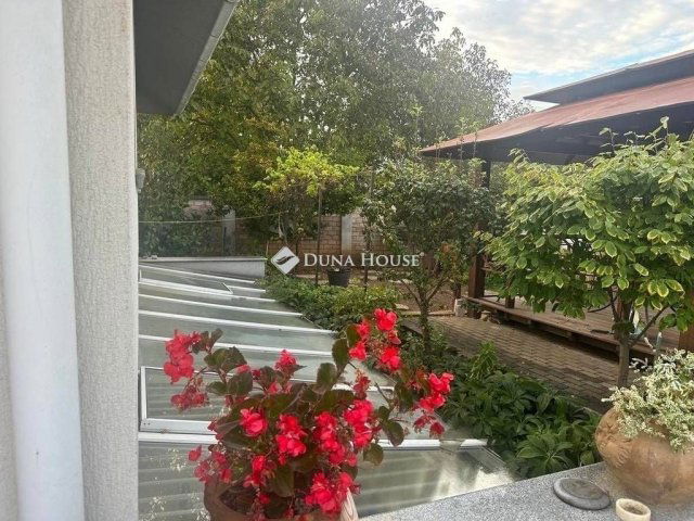 Eladó ikerház, Budapesten, XVIII. kerületben 150 M Ft, 3 szobás