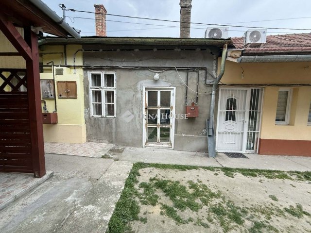 Eladó családi ház, Nagykőrösön 11.7 M Ft, 1 szobás