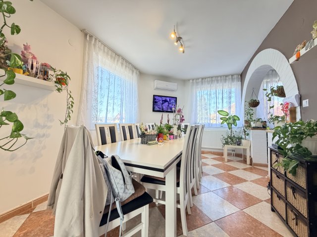 Eladó családi ház, Isaszegen 129.9 M Ft, 5 szobás