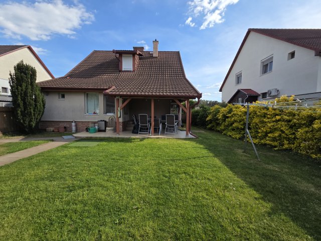 Eladó családi ház, Debrecenben 149.9 M Ft, 4+1 szobás