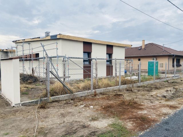 Eladó ikerház, Dabason 102 M Ft, 3 szobás / költözzbe.hu