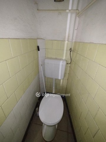 Eladó családi ház, Pécsett 58.7 M Ft, 2+1 szobás