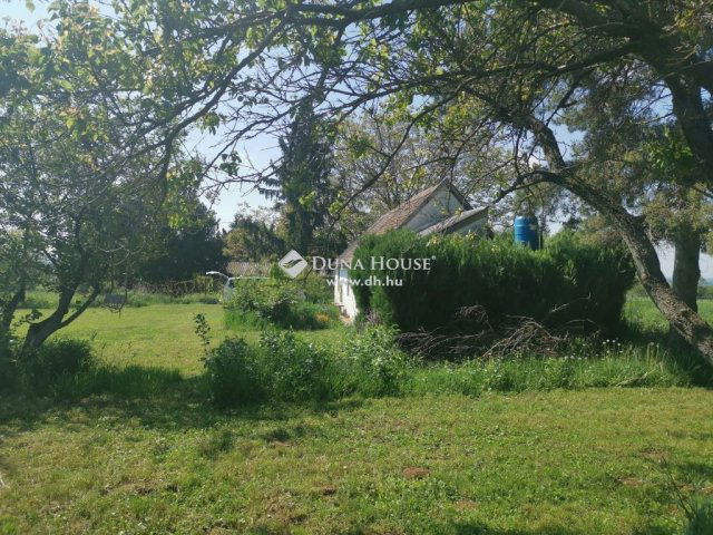 Eladó családi ház, Nyugotszenterzsébeten 5.6 M Ft, 2 szobás