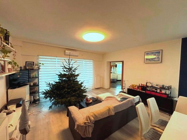 Eladó téglalakás, Pécsett, Kertváros utcában 93 M Ft