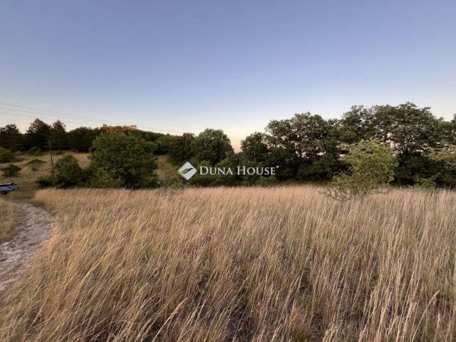 Eladó telek, Pécselyen 30 M Ft / költözzbe.hu