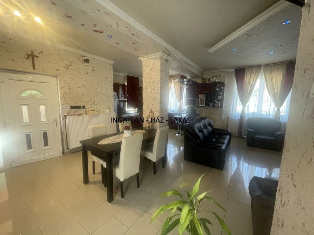 Eladó családi ház, Gödöllőn 114.9 M Ft, 5 szobás