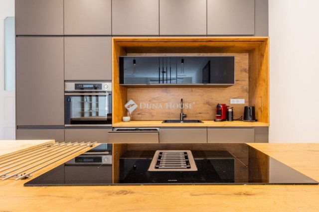 Eladó téglalakás, Budapesten, V. kerületben 325 M Ft, 4 szobás