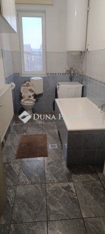 Eladó családi ház, Nyergesújfaluban 90 M Ft, 6 szobás