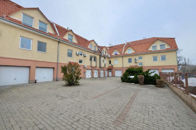 Eladó téglalakás, Budapesten, XVIII. kerületben 68.9 M Ft