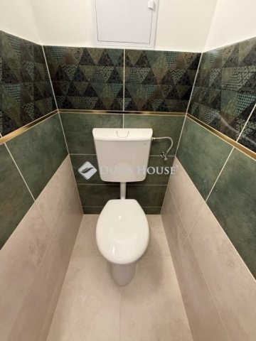 Eladó panellakás, Pécsett 55.9 M Ft, 3 szobás