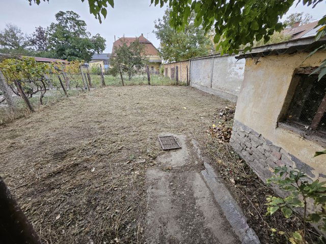 Eladó családi ház, Szegeden 49.9 M Ft, 2 szobás