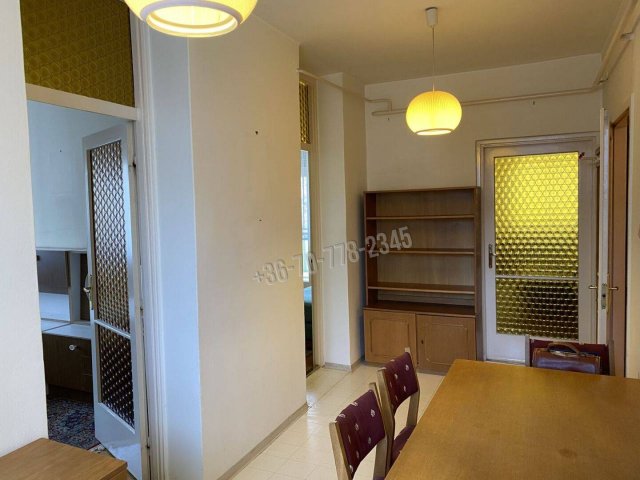 Eladó téglalakás, Békéscsabán 36.5 M Ft, 3 szobás