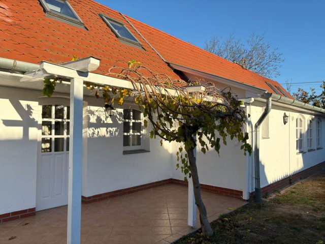 Eladó családi ház, Balatonszabadiban 75.057 M Ft, 5 szobás