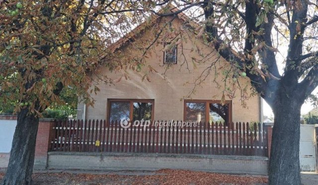 Eladó családi ház, Mezőberényben 28 M Ft, 3 szobás
