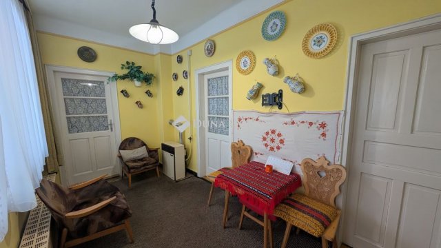 Eladó családi ház, Balatonbogláron 84.9 M Ft, 4 szobás