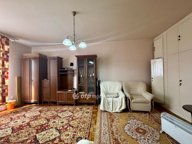 Kiadó téglalakás, albérlet, Debrecenben 180 E Ft / hó, 2 szobás