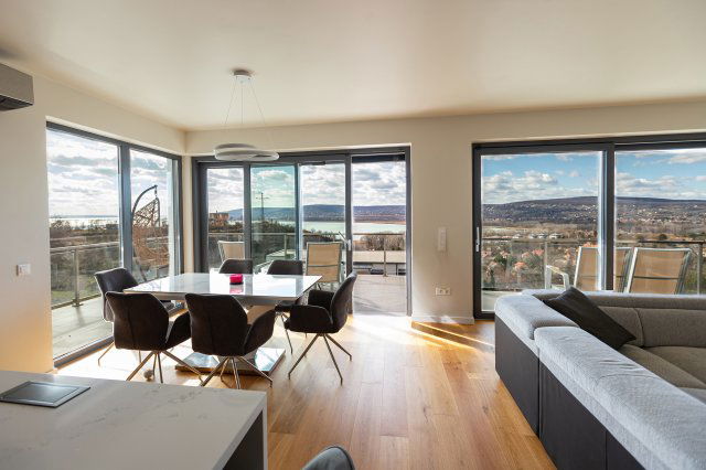 Eladó téglalakás, Balatonfűzfőn, Hóvirág utcában 399 M Ft