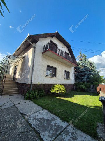 Eladó családi ház, Kapuváron 53 M Ft, 7 szobás