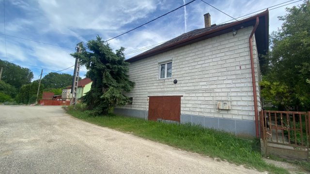 Eladó családi ház, Tabon 48.8 M Ft, 3 szobás