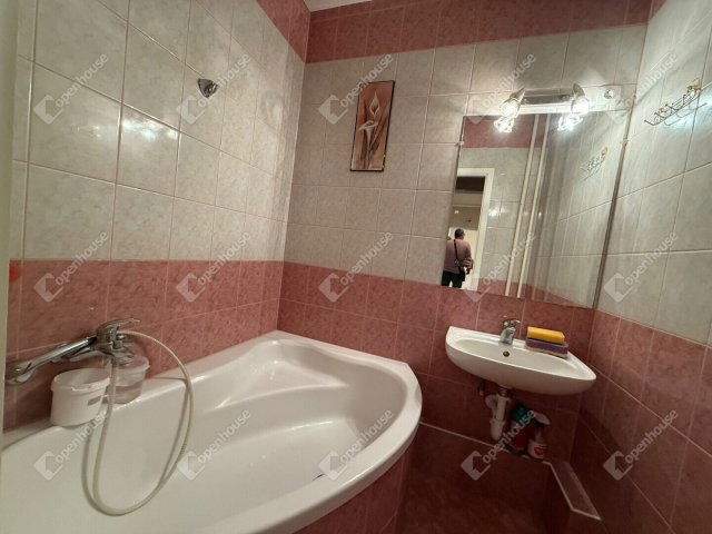 Eladó téglalakás, Zalaegerszegen 36.5 M Ft, 3 szobás