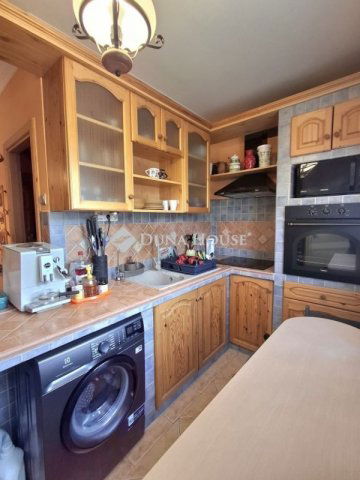 Eladó panellakás, Debrecenben 63.99 M Ft, 3 szobás