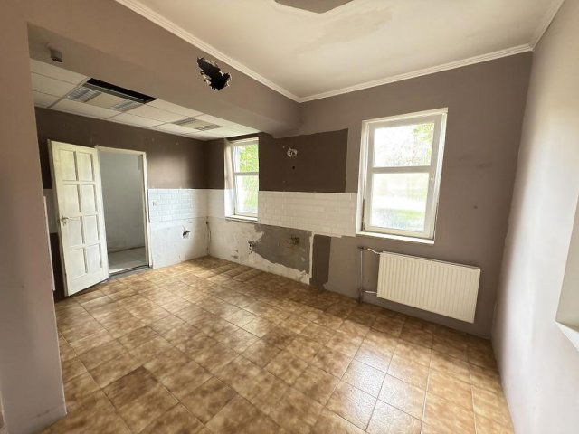Eladó családi ház, Szentendrén 148.9 M Ft, 6 szobás