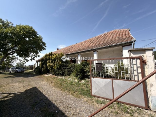 Eladó családi ház, Kalocsán 38 M Ft, 2 szobás