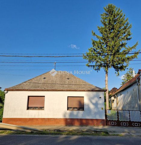 Eladó családi ház, Hosszúhetényen 44.9 M Ft, 3 szobás