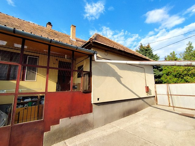 Eladó családi ház, Apcon 29.9 M Ft, 3 szobás