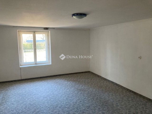 Eladó családi ház, Csákberényben 19.9 M Ft, 2 szobás