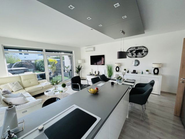 Eladó ikerház, Budapesten, III. kerületben 214.9 M Ft, 4 szobás