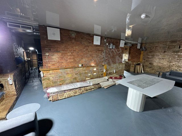 Kiadó üzlethelyiség, II. kerületben, Kis Rókus utcában