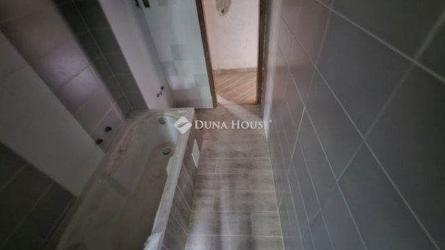 Eladó téglalakás, Budapesten, XVII. kerületben 95 M Ft, 4 szobás