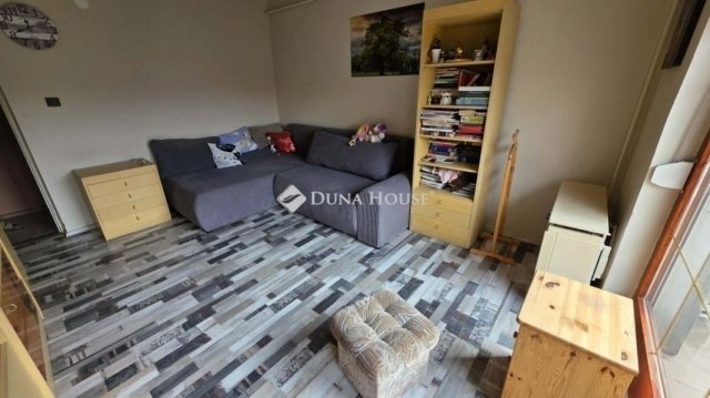 Eladó családi ház, Mendén 36.6 M Ft, 2 szobás
