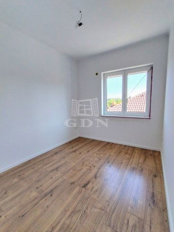 Eladó családi ház, Mogyoródon 79.99 M Ft, 3 szobás