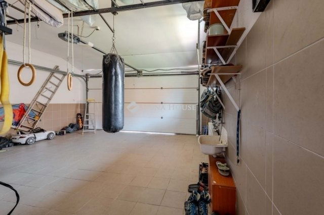 Eladó családi ház, Szegeden 199 M Ft, 7 szobás