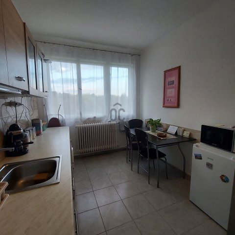 Eladó családi ház, Pécsett 62.5 M Ft, 9 szobás