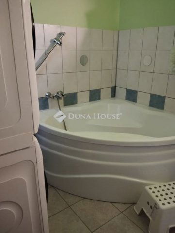 Eladó családi ház, Csemőn 85 M Ft, 5 szobás