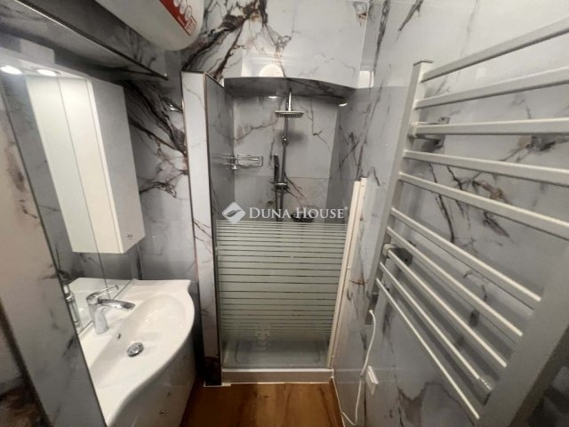 Eladó téglalakás, Budapesten, XII. kerületben 45 M Ft, 1 szobás