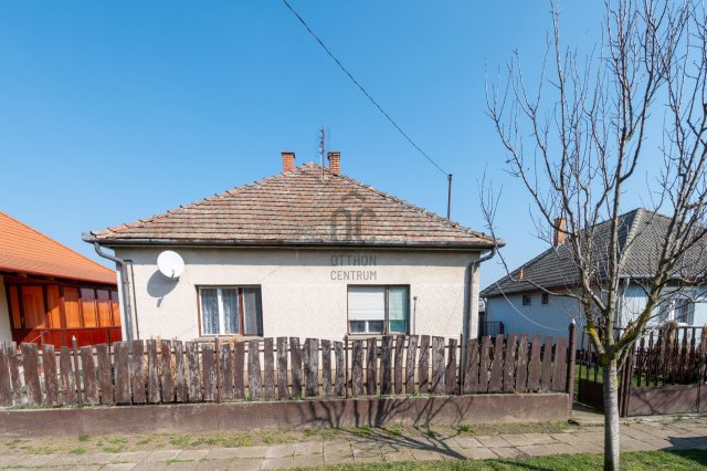 Eladó családi ház, Sárszentágotán 29.9 M Ft, 2 szobás