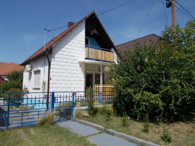 Eladó nyaraló, Dombóváron 32 M Ft, 2+1 szobás