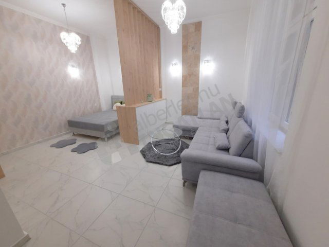 Kiadó téglalakás, albérlet, V. kerületben, Október 6. utcában